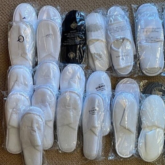 New SLIPPERS 40 PAIRS for SPA, SALON, TRAVEL, HOUSE-GUESTS Unisex NONE EVER WORN - Picture 5 of 7